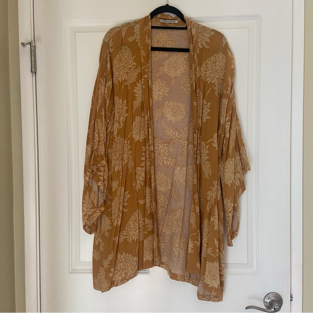 Novella Royale Hitchhiker Kimono
